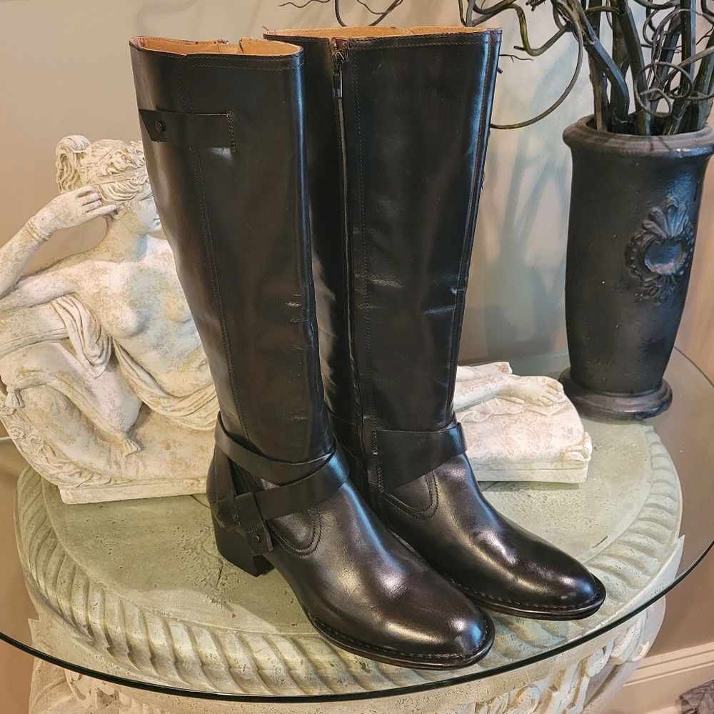 Ugg Bandara Knee High Leather Boots in Black Ugg sn 1095056. #483 - Picture 8 of 14